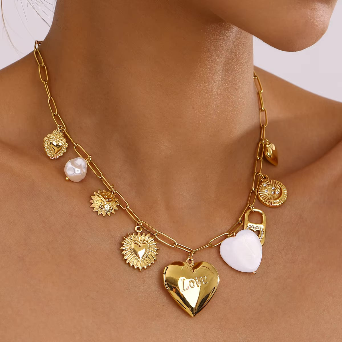Lianne Gull Heart Pendant